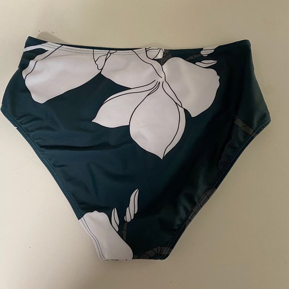 New Bathing Suit - Picture 2 of 4